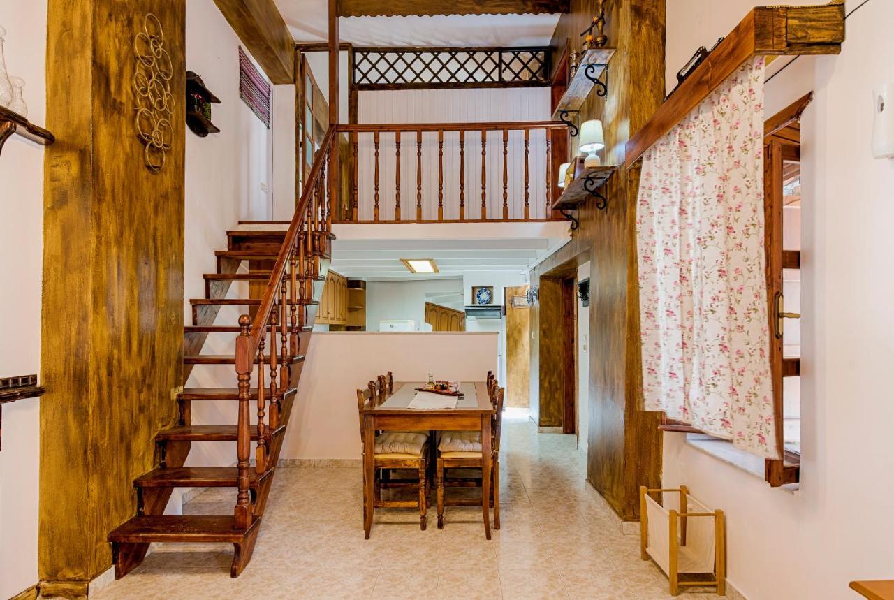 Hara'S Traditional Detached House In Malona Malona Village 외부 사진