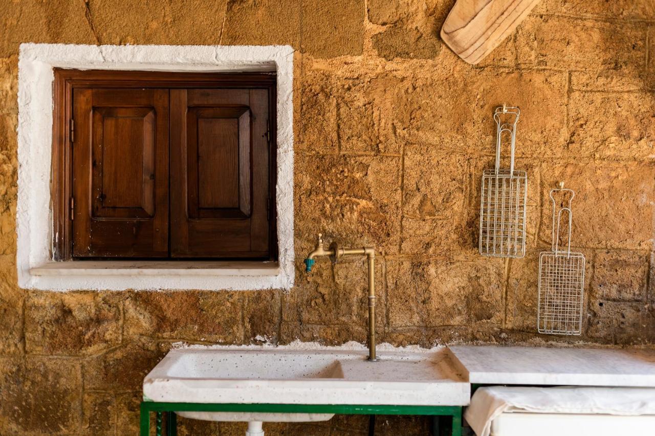 Hara'S Traditional Detached House In Malona Malona Village 외부 사진